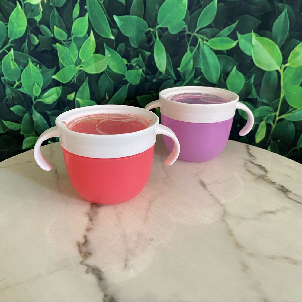 Munchkin Set of Two Snack bowls- Pink and Purple